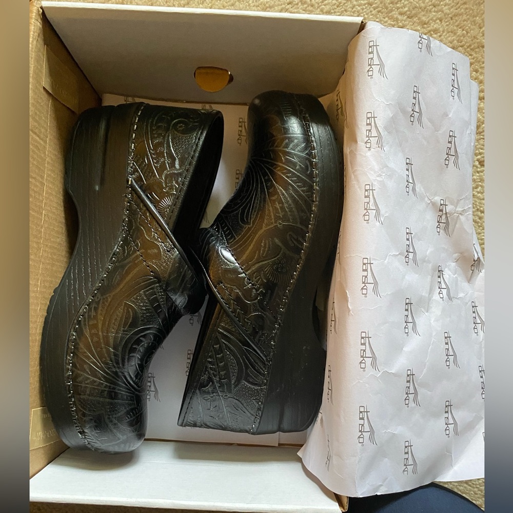 Dansko Women’s Clogs Professional Black Tooled Leather